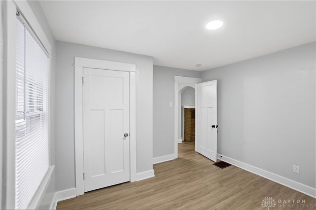 305 E Siebenthaler Avenue, Dayton, OH 45405