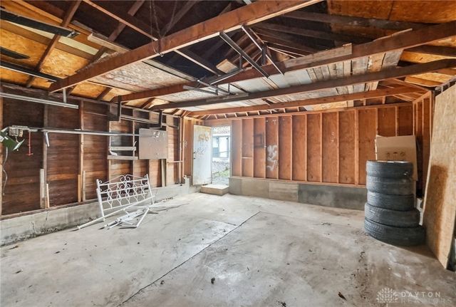 305 E Siebenthaler Avenue, Dayton, OH 45405