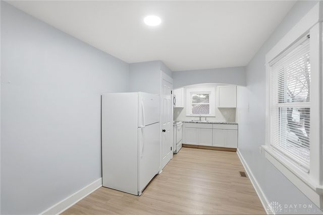 305 E Siebenthaler Avenue, Dayton, OH 45405