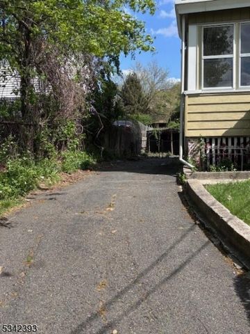 1 Reid Ave, Passaic City, NJ 07055