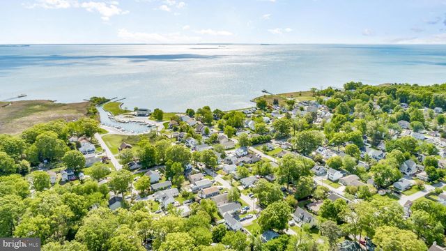 1223 PINE AVE, Shady Side, MD 20764