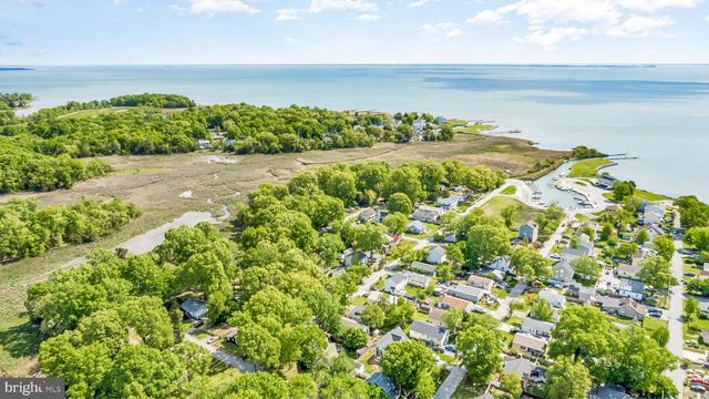 1223 PINE AVE, Shady Side, MD 20764