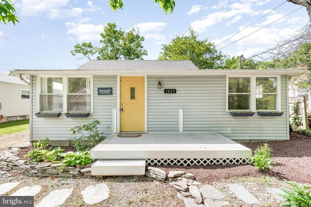 1223 PINE AVE, Shady Side, MD 20764