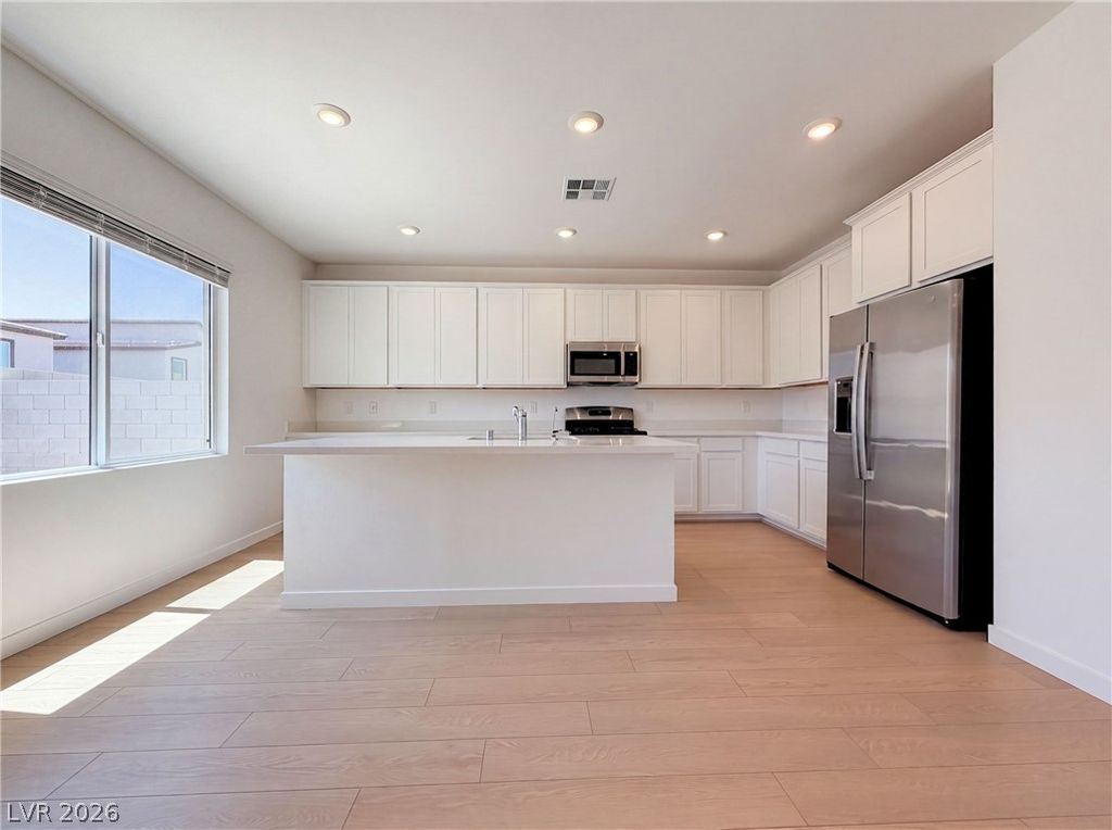 8379 Rochelle Avenue, Las Vegas, NV 89147 — photo 2