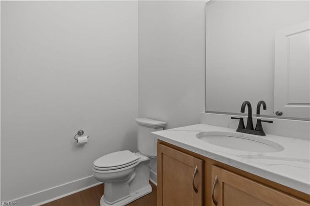 214 Arbormoor LN, Moyock, NC 27958