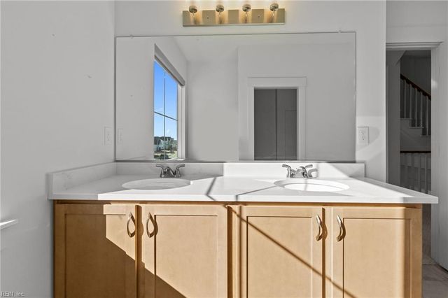 214 Arbormoor LN, Moyock, NC 27958