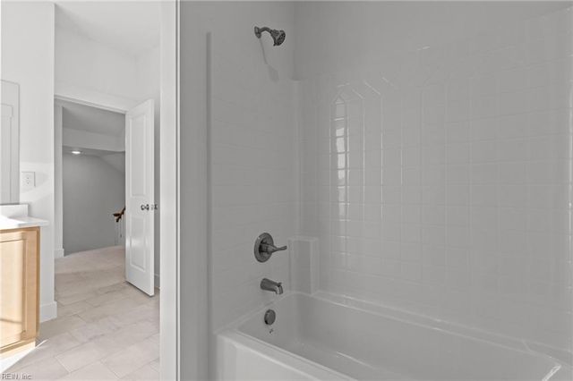 214 Arbormoor LN, Moyock, NC 27958