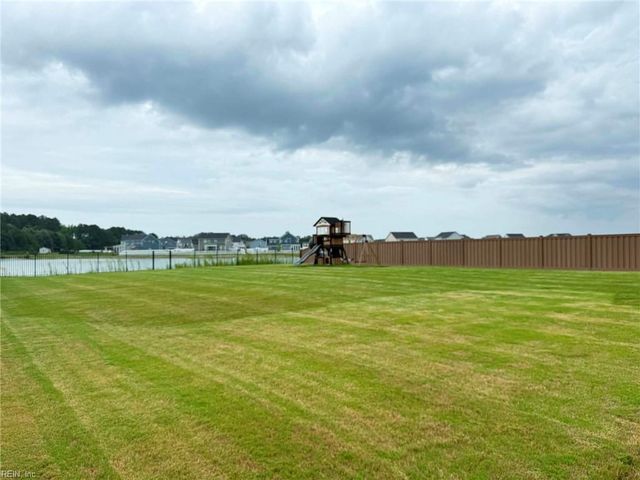 214 Arbormoor LN, Moyock, NC 27958