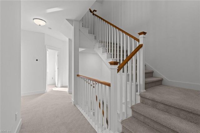 214 Arbormoor LN, Moyock, NC 27958