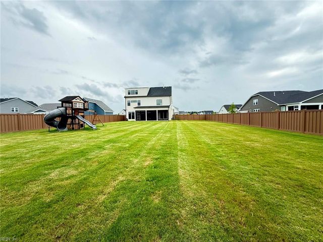 214 Arbormoor LN, Moyock, NC 27958