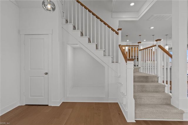 214 Arbormoor LN, Moyock, NC 27958