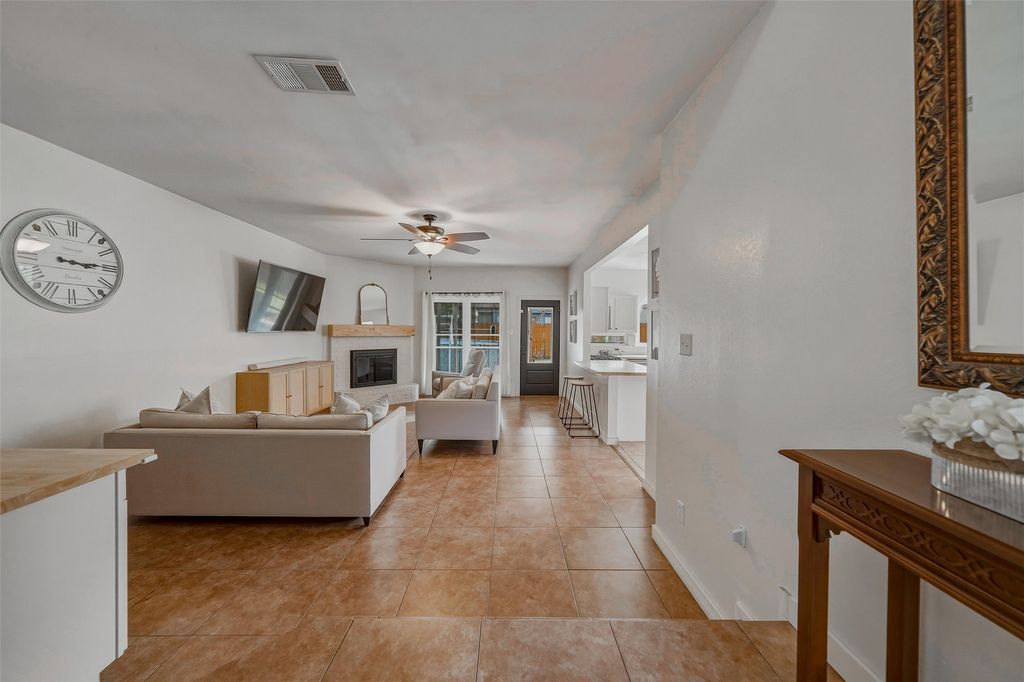 9072 Elbe Trail, Fort Worth, TX 76118 — photo 5