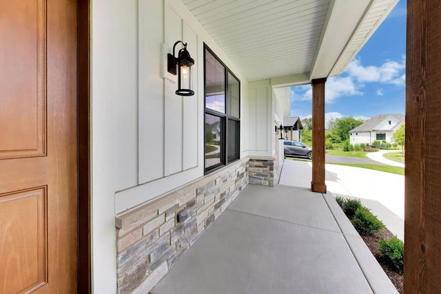 495 CORA Lane, St. Charles, IL 60174