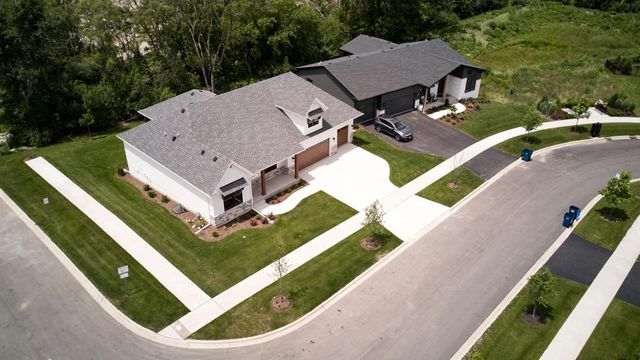 495 CORA Lane, St. Charles, IL 60174