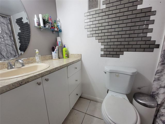 1796 NW 55th Ave 103, Lauderhill, FL 33313