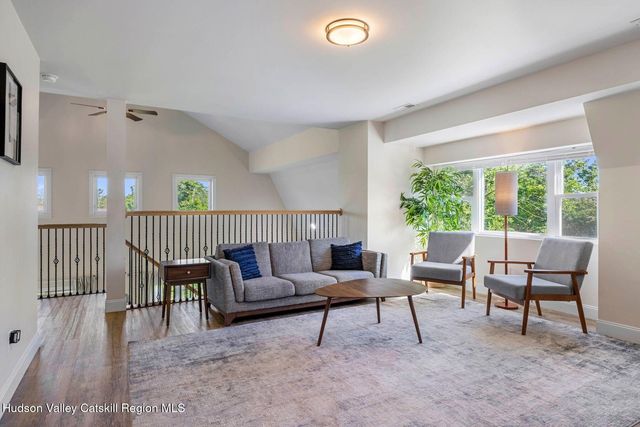 73 Lisa Lane, Athens, NY 12015