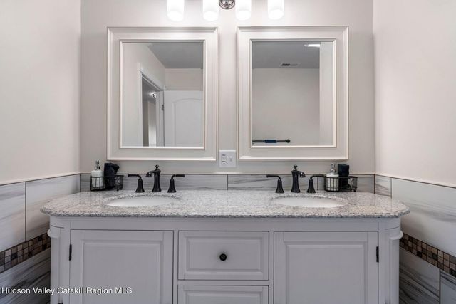 73 Lisa Lane, Athens, NY 12015