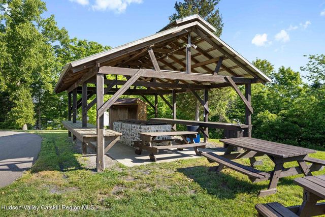 73 Lisa Lane, Athens, NY 12015