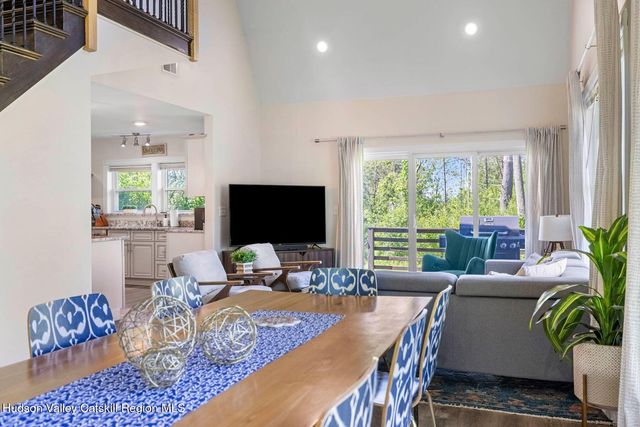 73 Lisa Lane, Athens, NY 12015