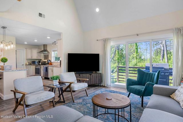 73 Lisa Lane, Athens, NY 12015