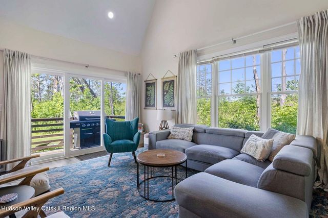 73 Lisa Lane, Athens, NY 12015