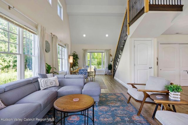 73 Lisa Lane, Athens, NY 12015