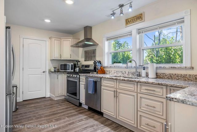 73 Lisa Lane, Athens, NY 12015