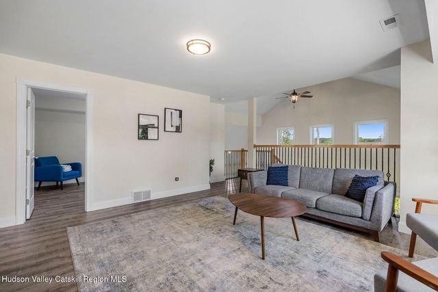 73 Lisa Lane, Athens, NY 12015