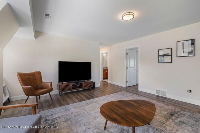 73 Lisa Lane, Athens, NY 12015