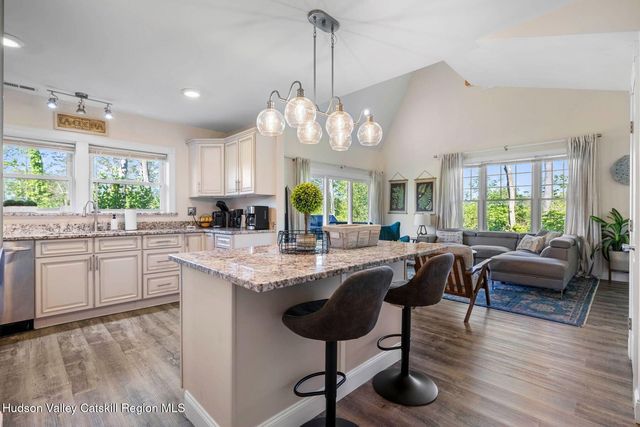 73 Lisa Lane, Athens, NY 12015
