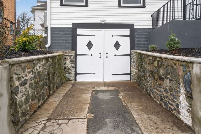 25 Browning Rd, Somerville, MA 02145