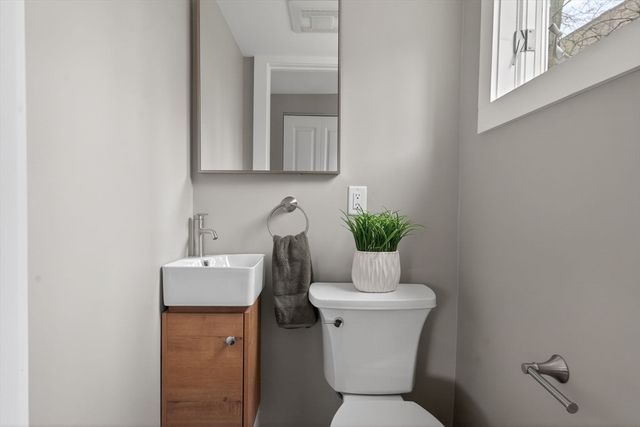 25 Browning Rd, Somerville, MA 02145