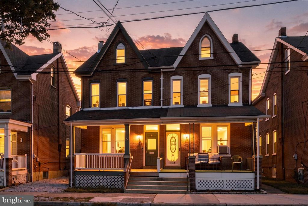 9 W 2ND ST, POTTSTOWN, PA 19464 — exterior