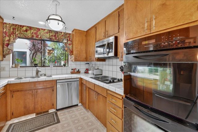 290 Joes Lane, Hollister, CA 95023