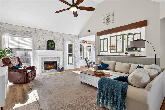 250 Willow Dell Drive, Senoia, GA 30276