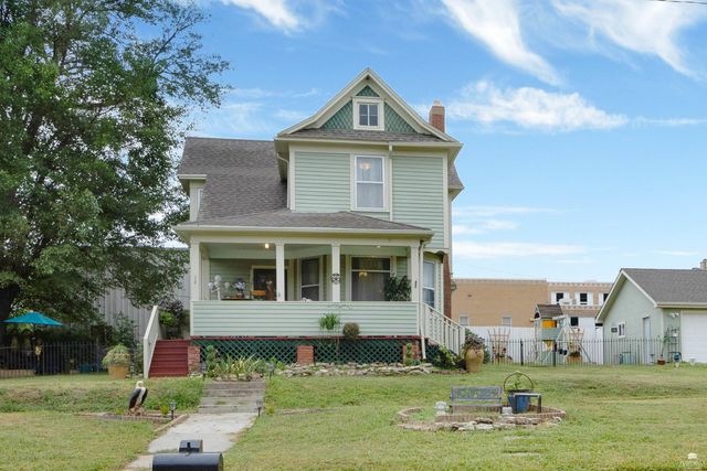 301 Elm Street, Wakefield, KS 67487