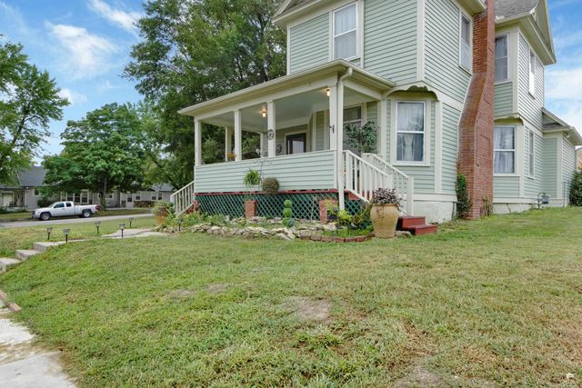 301 Elm Street, Wakefield, KS 67487