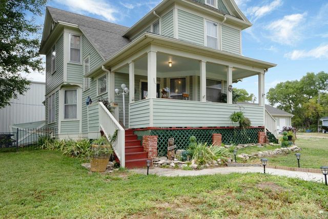 301 Elm Street, Wakefield, KS 67487