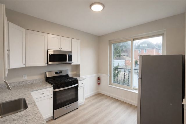 73 S Fremont Ave, Bellevue, PA 15202