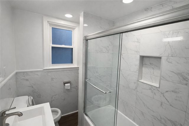 73 S Fremont Ave, Bellevue, PA 15202