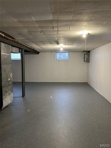 10605 Spring Garden Drive, St Louis, MO 63137