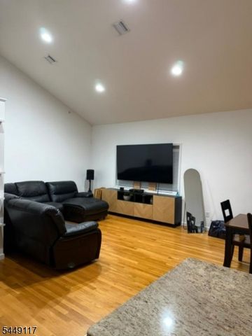 20 Mountain Ave 4, Paterson City, NJ 07501