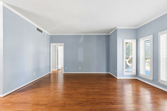 4320 Bellaire Drive S 221W, Fort Worth, TX 76109