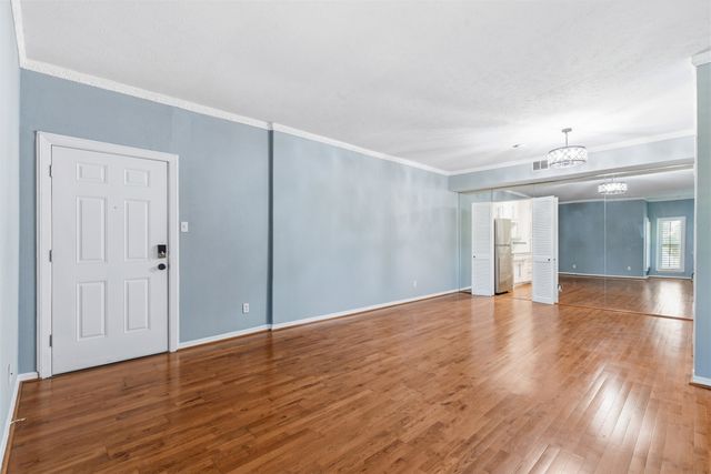 4320 Bellaire Drive S 221W, Fort Worth, TX 76109