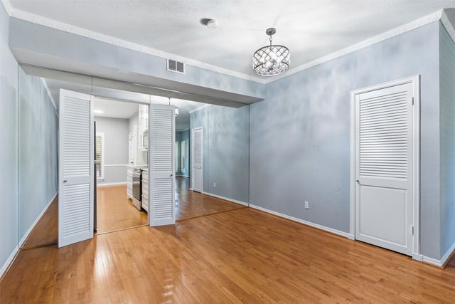 4320 Bellaire Drive S 221W, Fort Worth, TX 76109