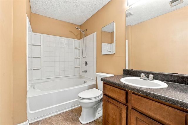2102 Fairington Club Drive, Lithonia, GA 30038