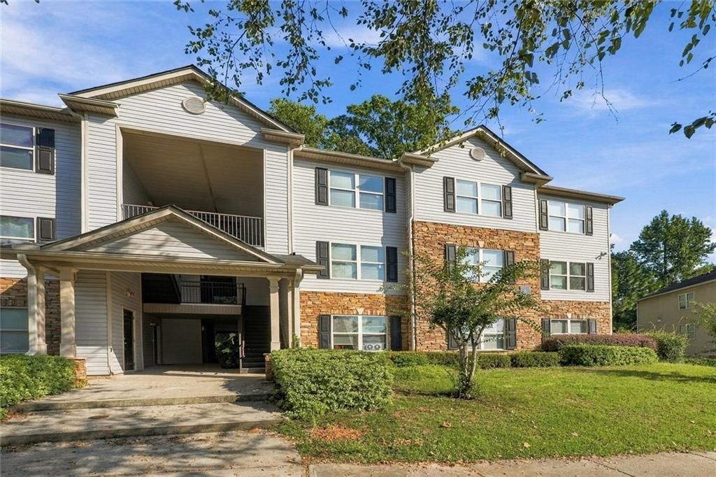 2102 Fairington Club Drive, Lithonia, GA 30038