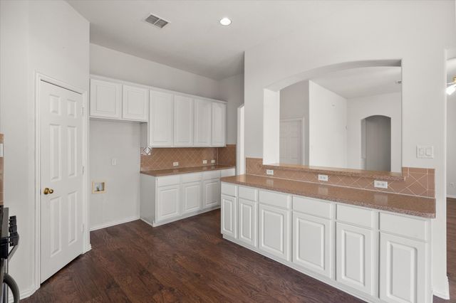 6705 Terrace Glen Drive, Arlington, TX 76002