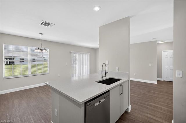 3900 4th ST SW, Lehigh Acres, FL 33976