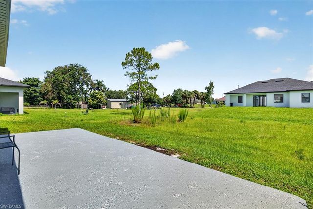 3900 4th ST SW, Lehigh Acres, FL 33976